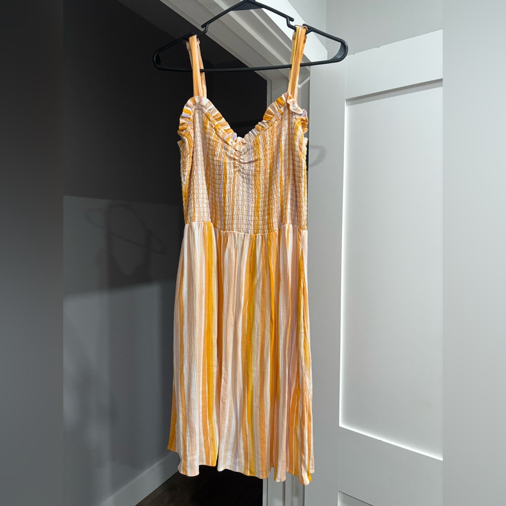 Market & Spruce Strapless Yellow and White Dress